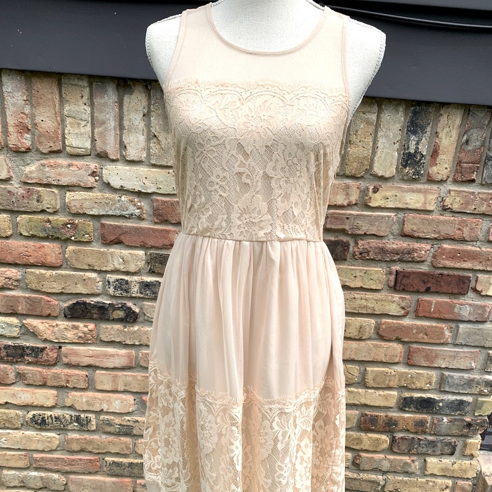 Forever 21, Size M, Cream